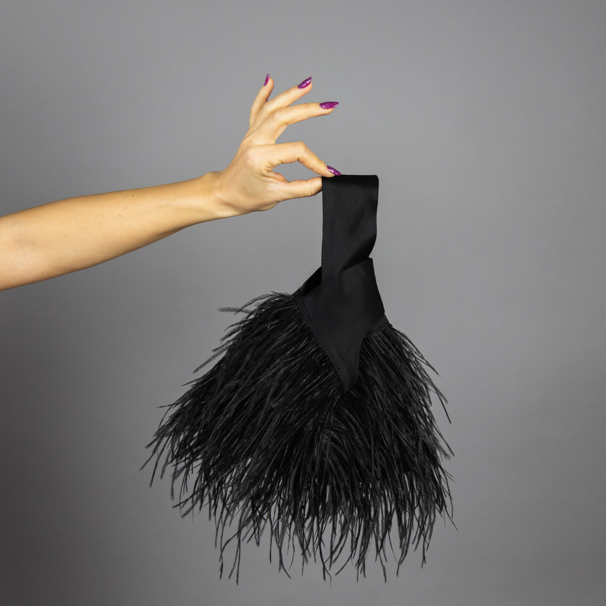 Black purse ostrich feathers Japanese knot bag